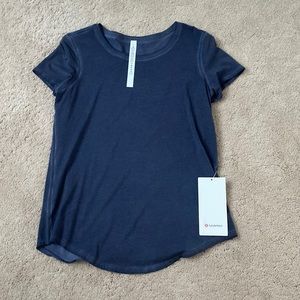 NWT Lululemon top size 4